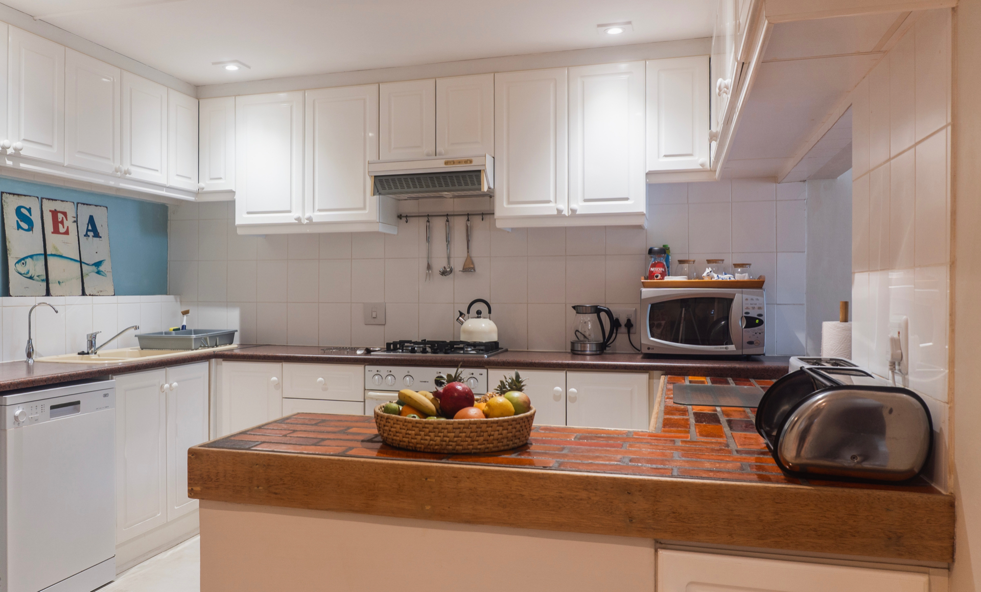 Fully equipped kitchen at Fish Eagle chalet